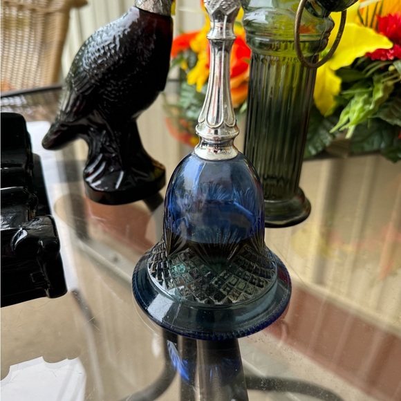 711- Four (4) Piece Collection Of Vintage Avon Glass Bottle Cologne Decanters. - Picture 9 of 11